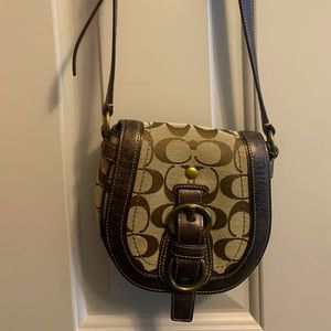 Coach Crossbody Purse Signature Design
